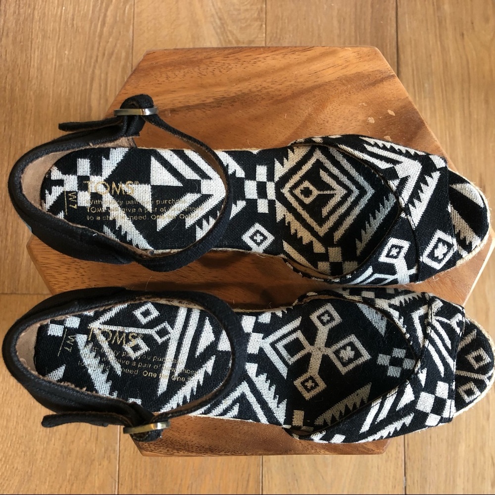 Toms Black and White Patterned Sandals